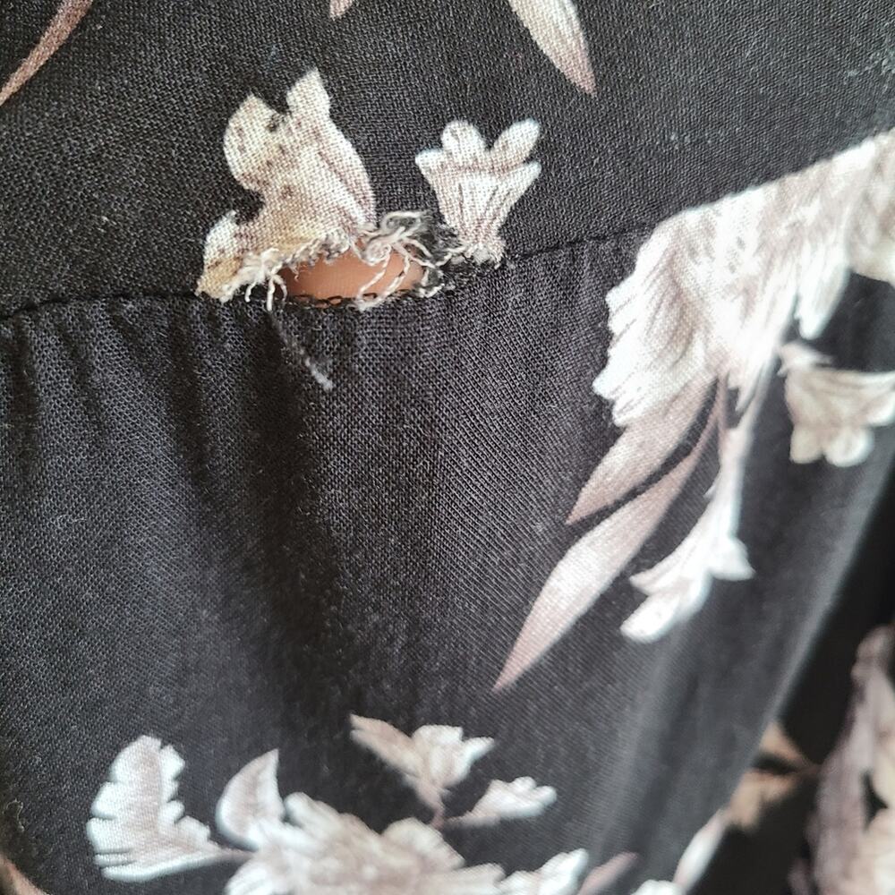 Spiritual Gangster Black Floral Robe - Picture 9 of 14